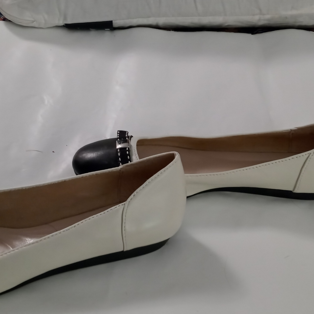 Flats - Picture 3 of 6